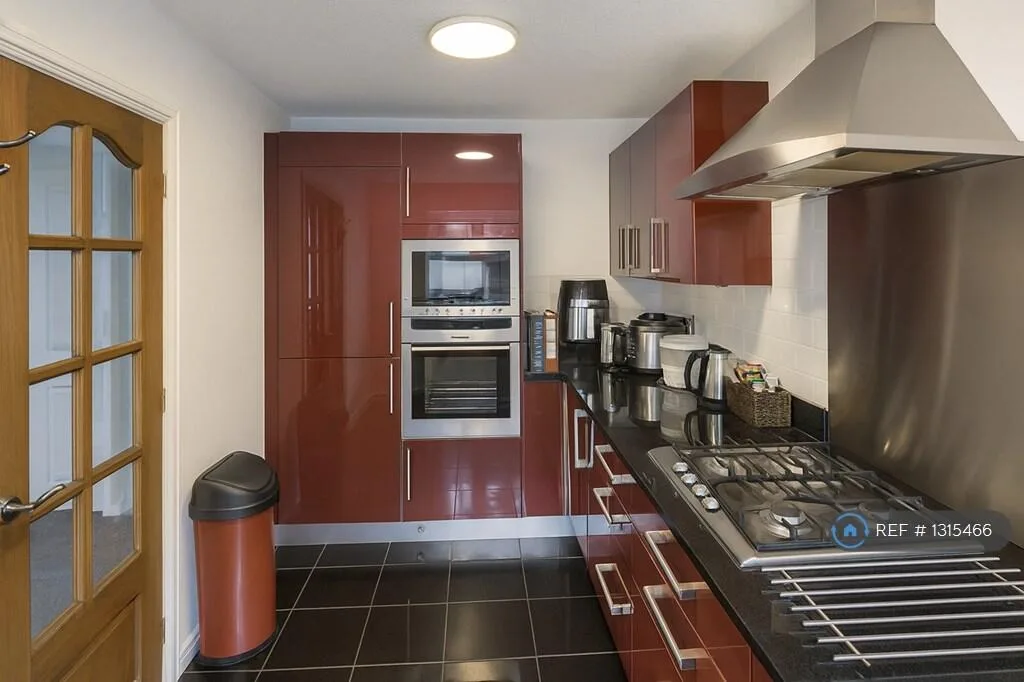 4 bedroom detached house for rent