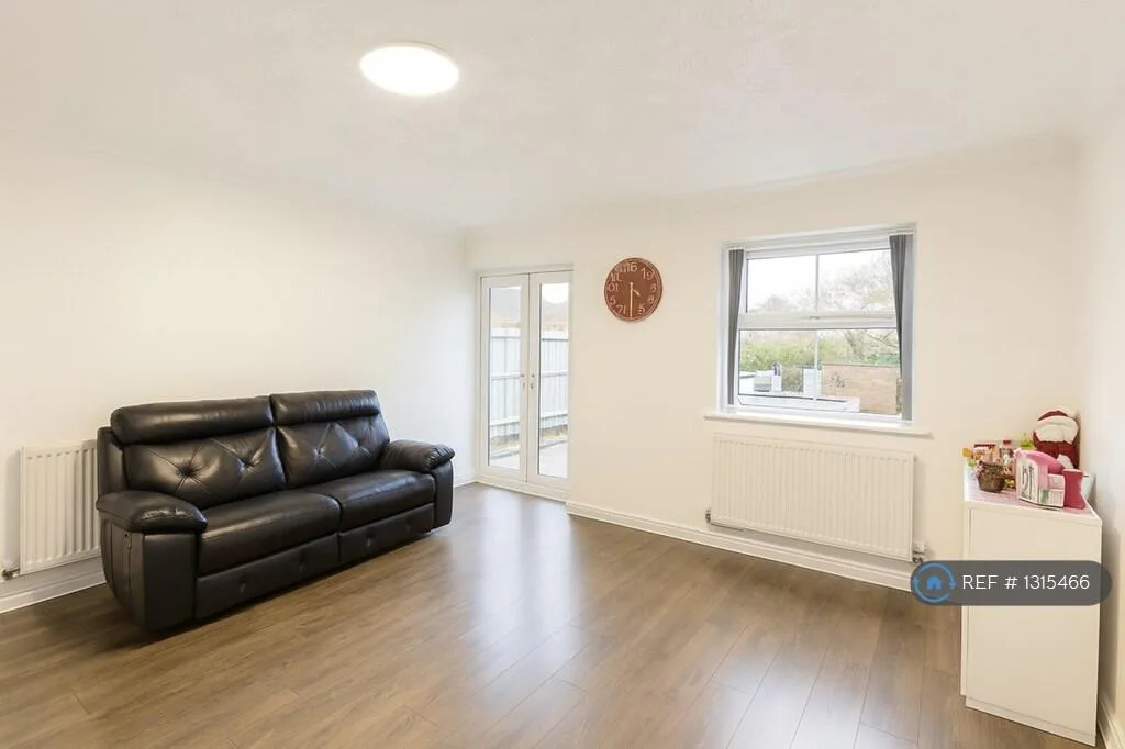 4 bedroom detached house for rent