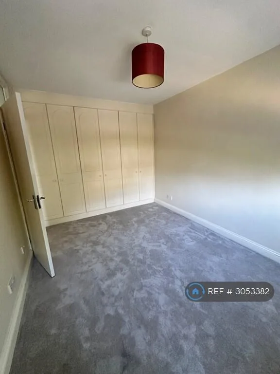 3 bedroom end of terrace house for rent