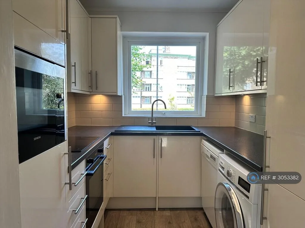 3 bedroom end of terrace house for rent
