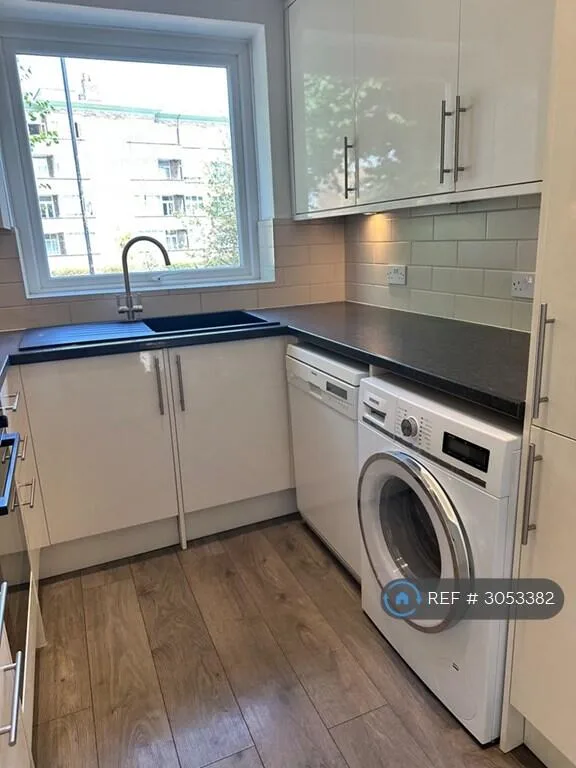 3 bedroom end of terrace house for rent