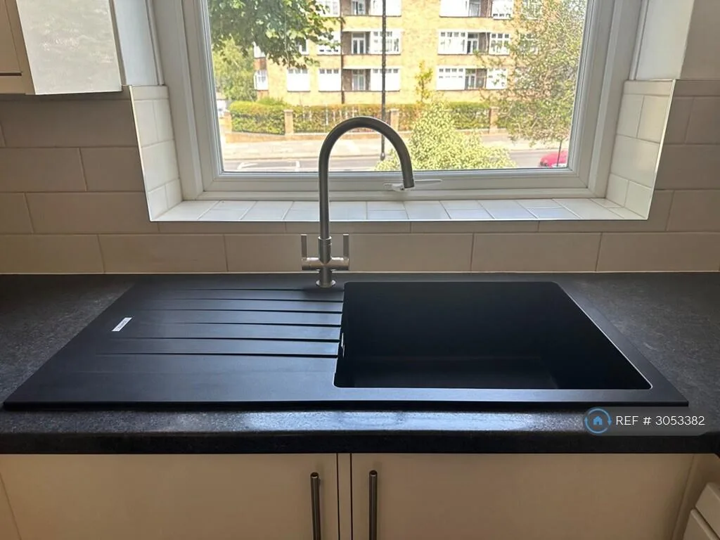 3 bedroom end of terrace house for rent