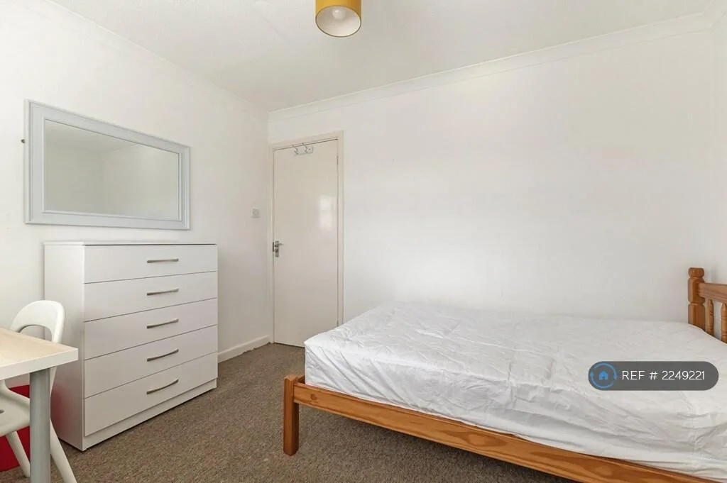 5 bedroom terraced house for rent