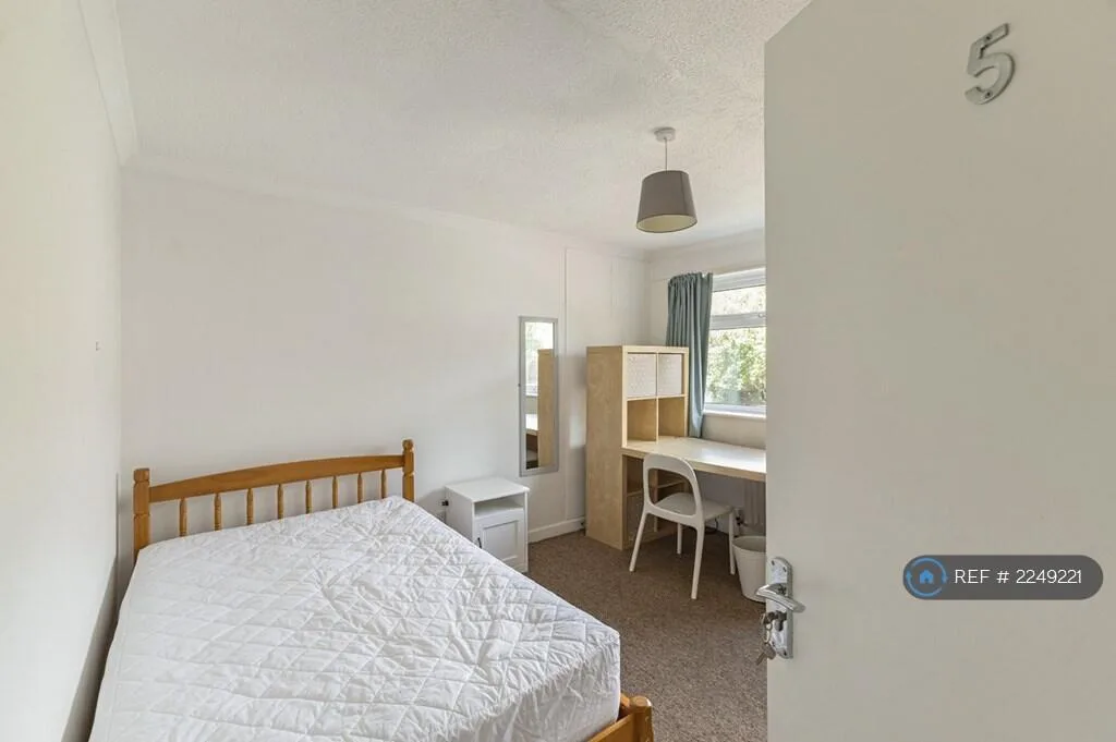 5 bedroom terraced house for rent