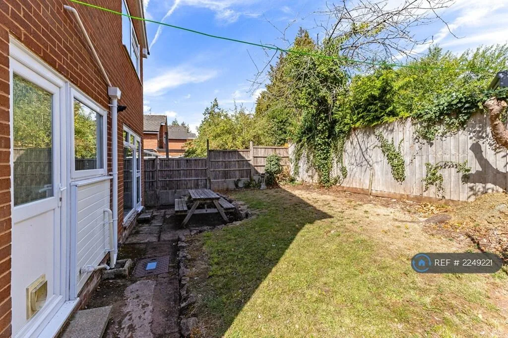 5 bedroom terraced house for rent