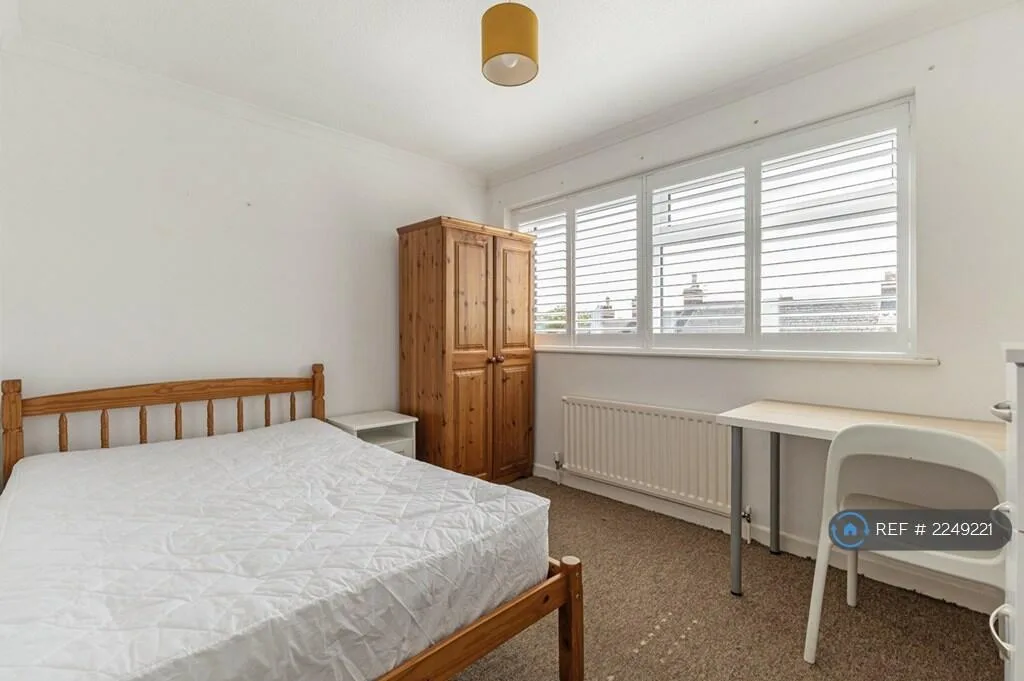5 bedroom terraced house for rent