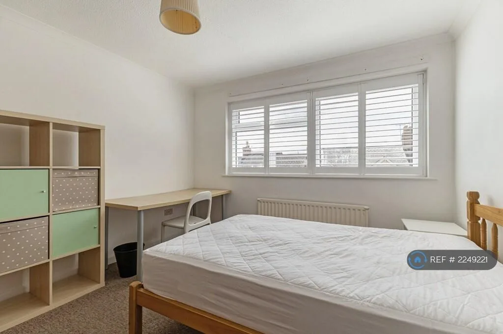 5 bedroom terraced house for rent