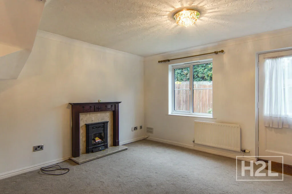 3 bedroom mews property for rent
