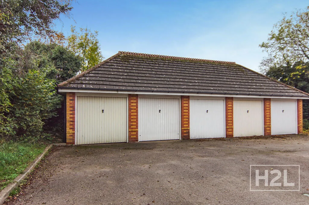 3 bedroom mews property for rent