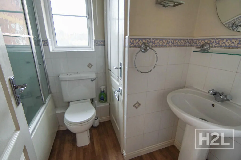 3 bedroom mews property for rent