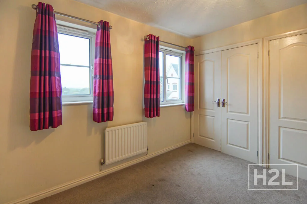 3 bedroom mews property for rent