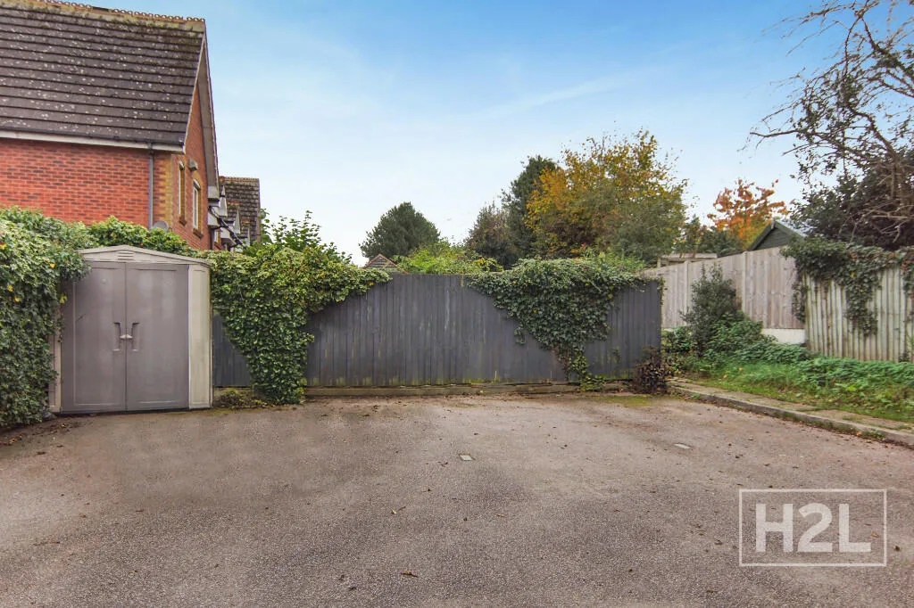 3 bedroom mews property for rent