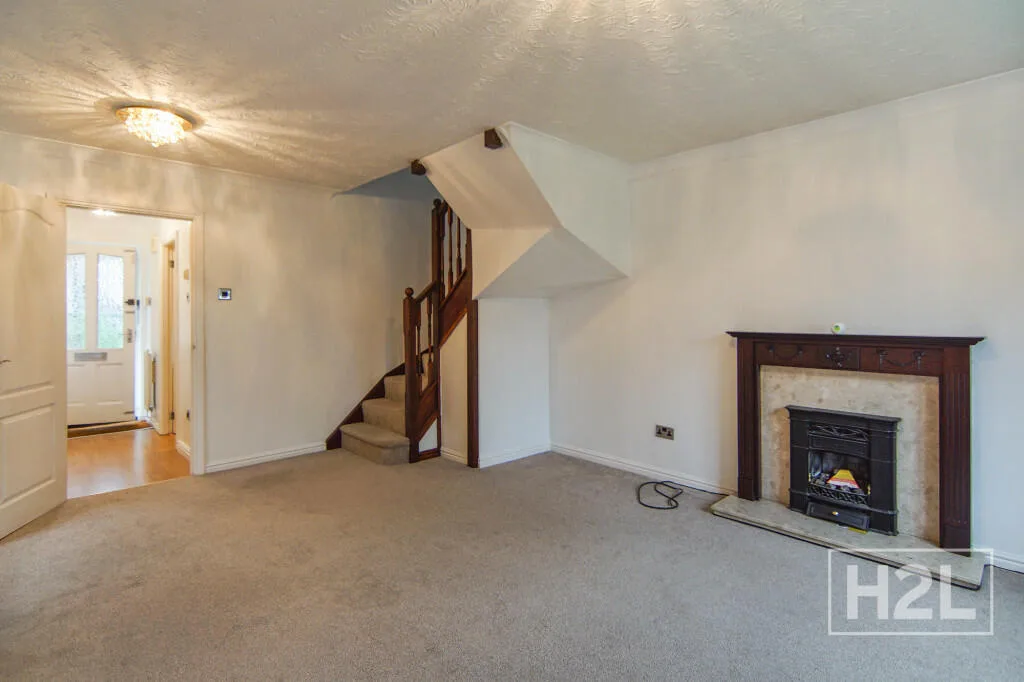 3 bedroom mews property for rent