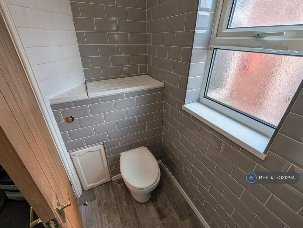 3 bedroom end of terrace house for rent