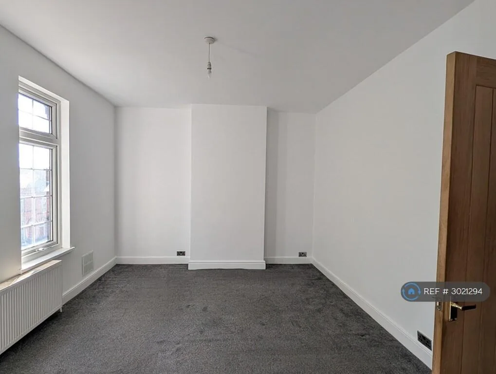 3 bedroom end of terrace house for rent