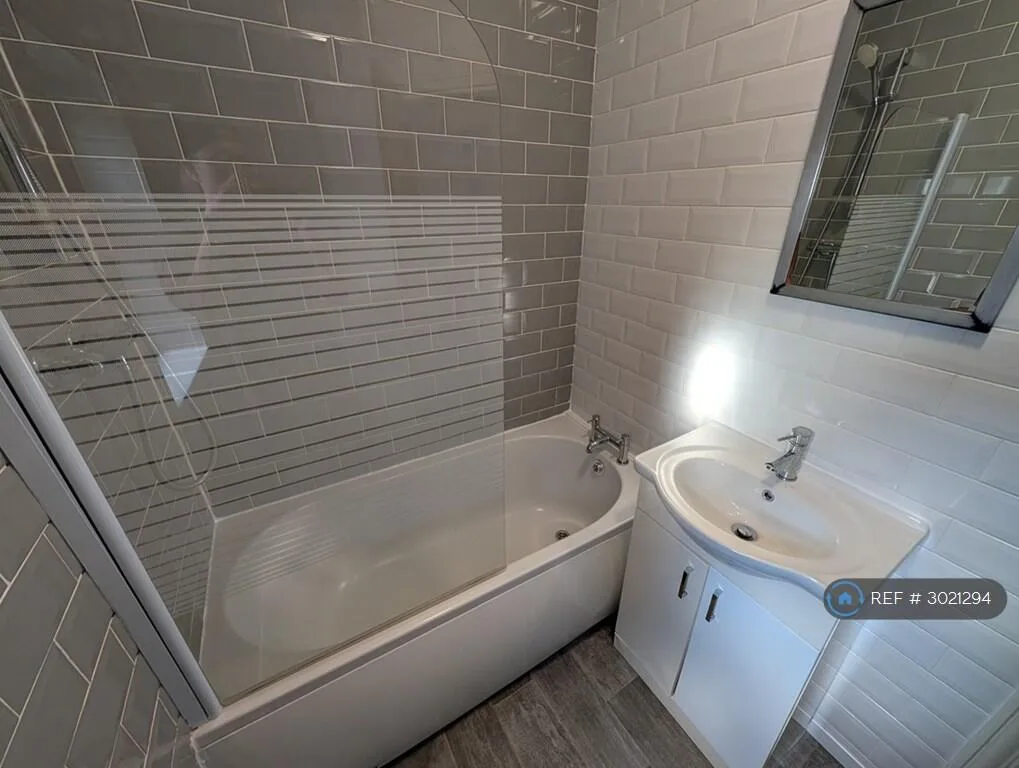 3 bedroom end of terrace house for rent