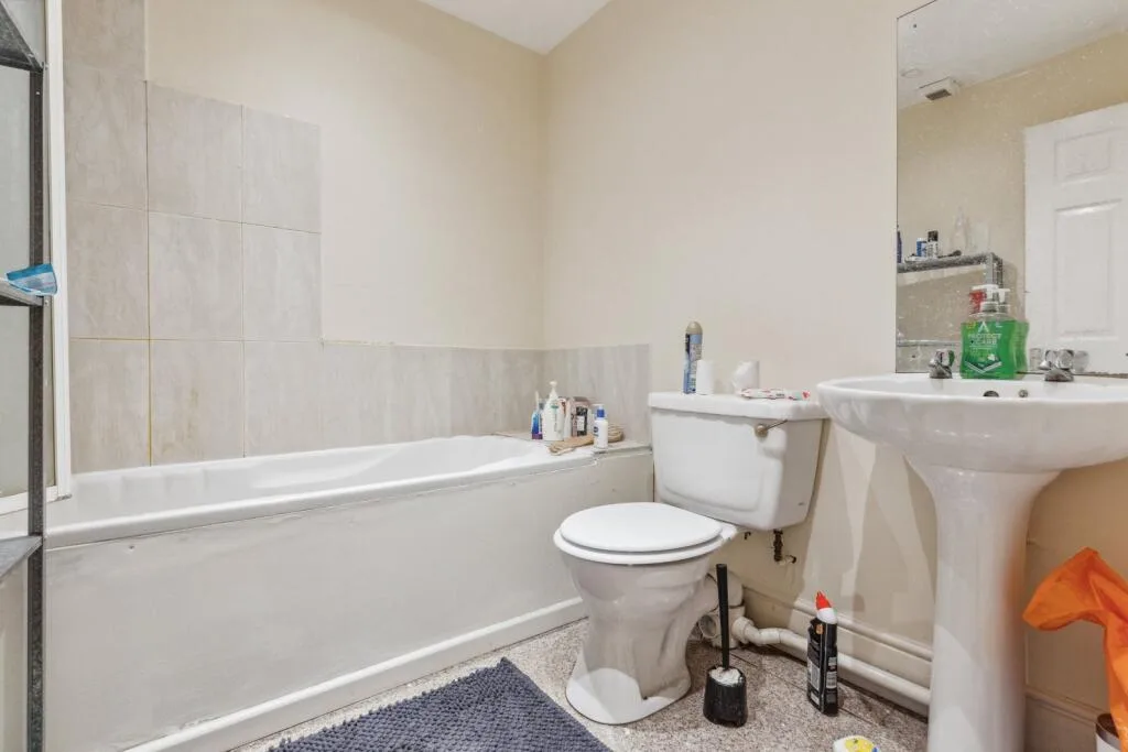 3 bedroom flat for rent