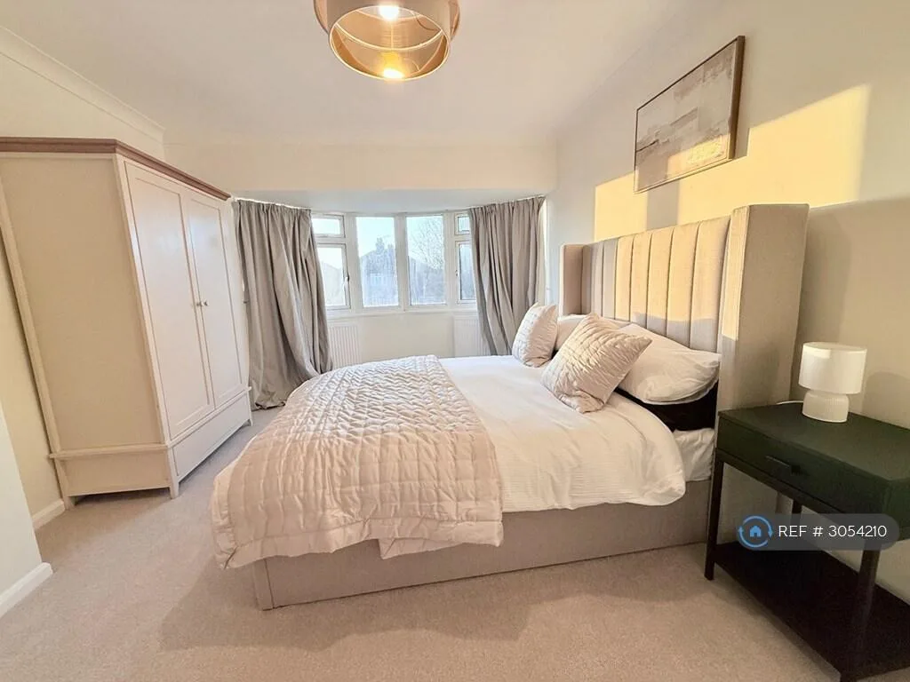 3 bedroom semi-detached house for rent