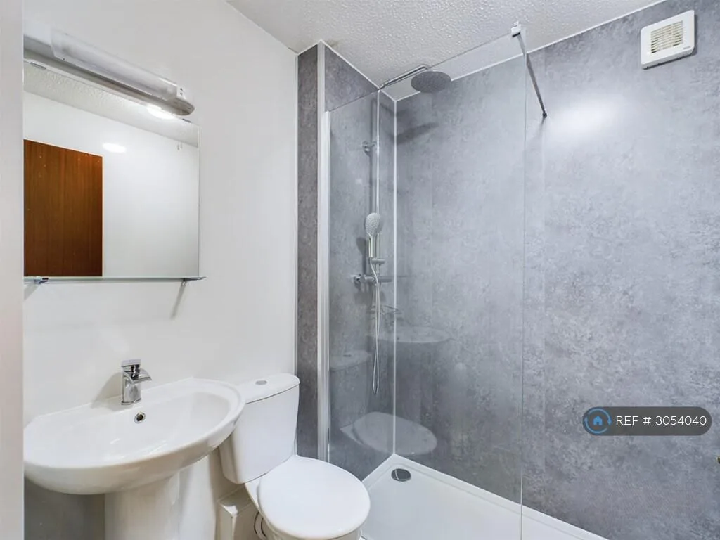 3 bedroom flat for rent