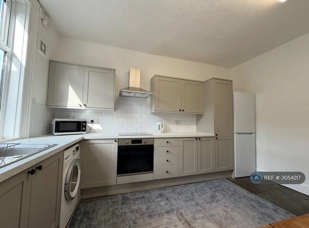 5 bedroom terraced house for rent