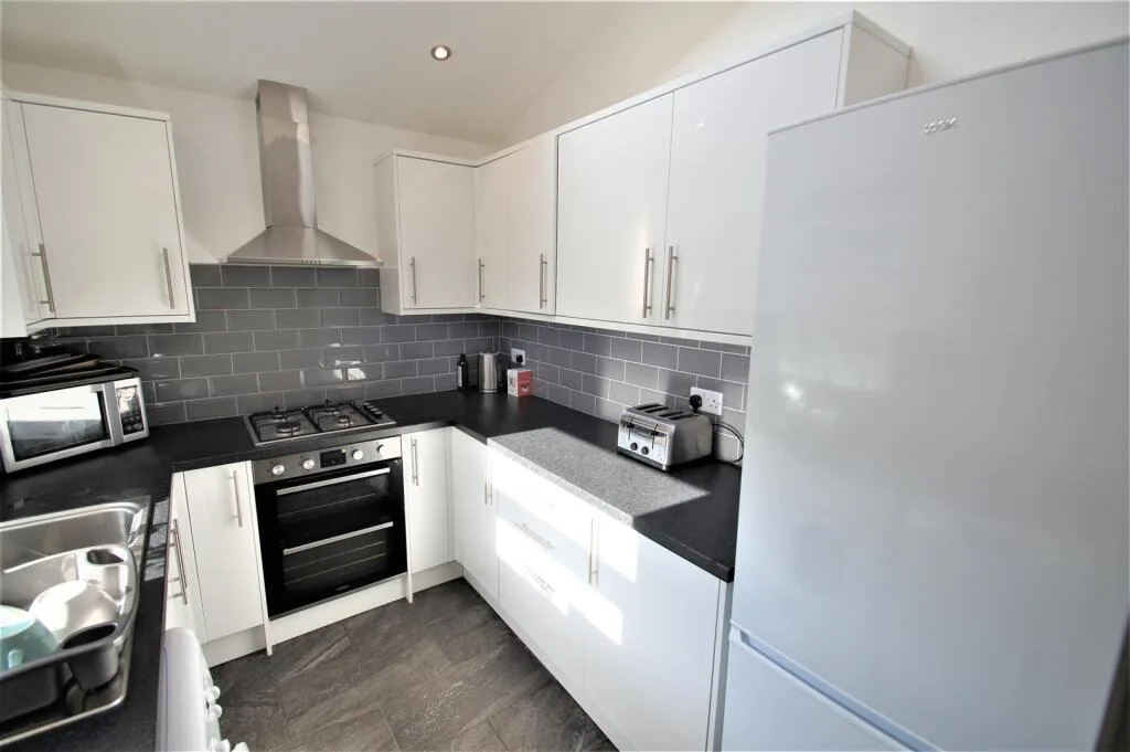 5 bedroom terraced house for rent