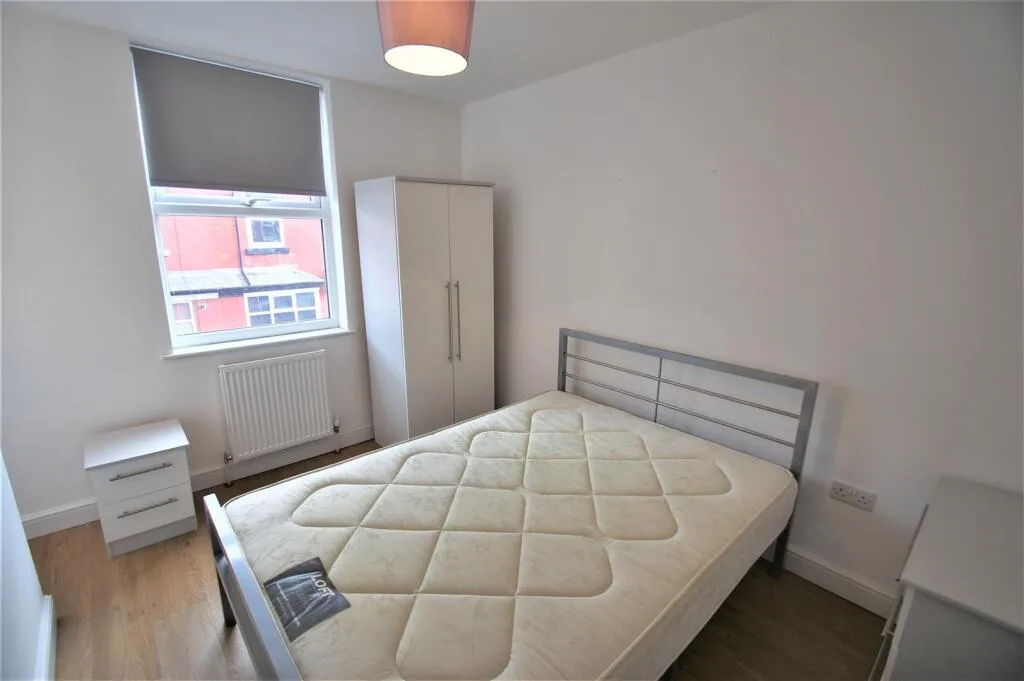 5 bedroom terraced house for rent