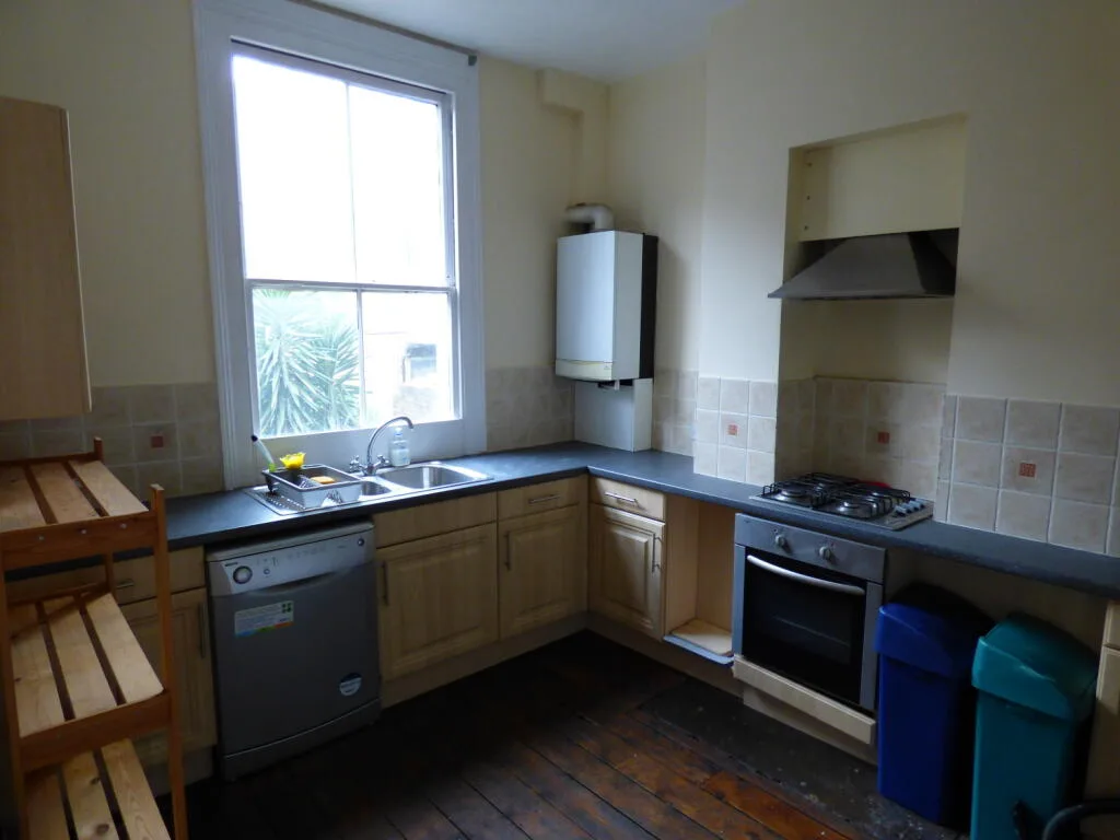 3 bedroom maisonette for rent