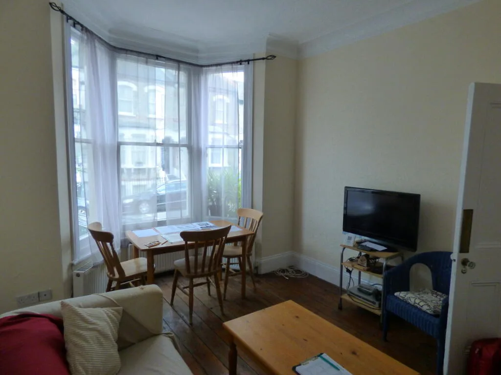 3 bedroom maisonette for rent