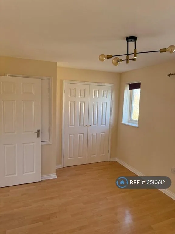3 bedroom end of terrace house for rent