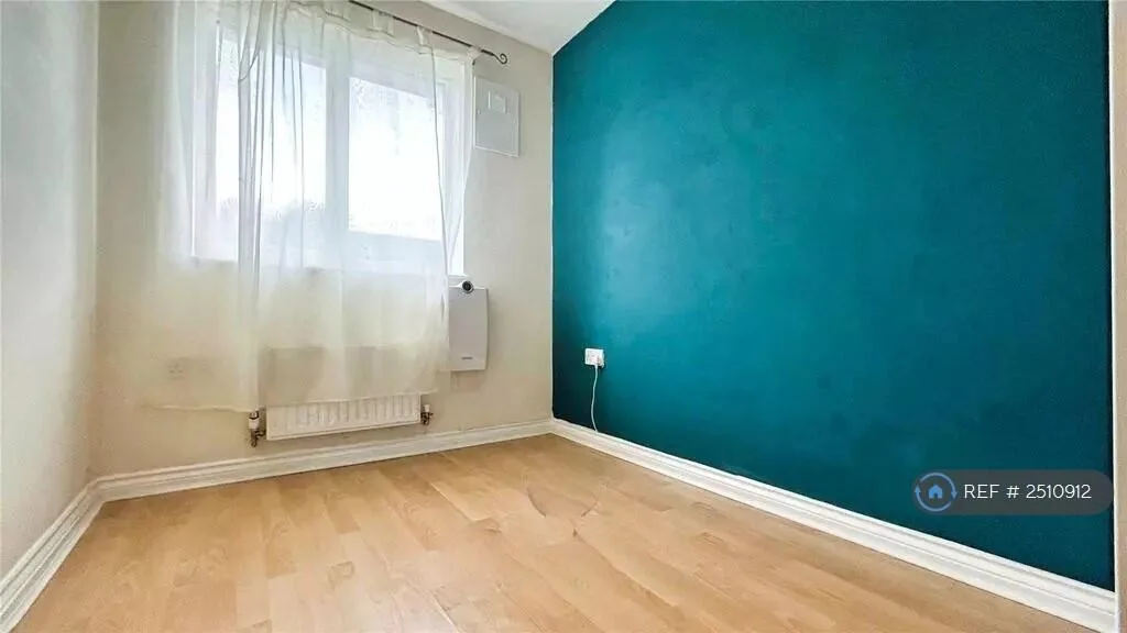 3 bedroom end of terrace house for rent