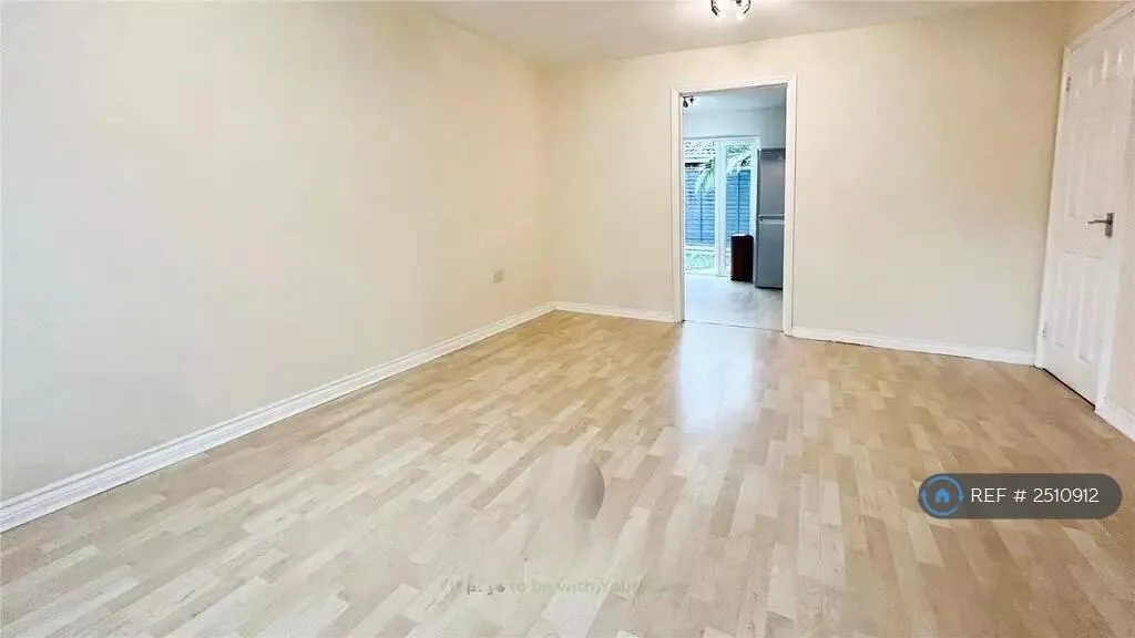3 bedroom end of terrace house for rent
