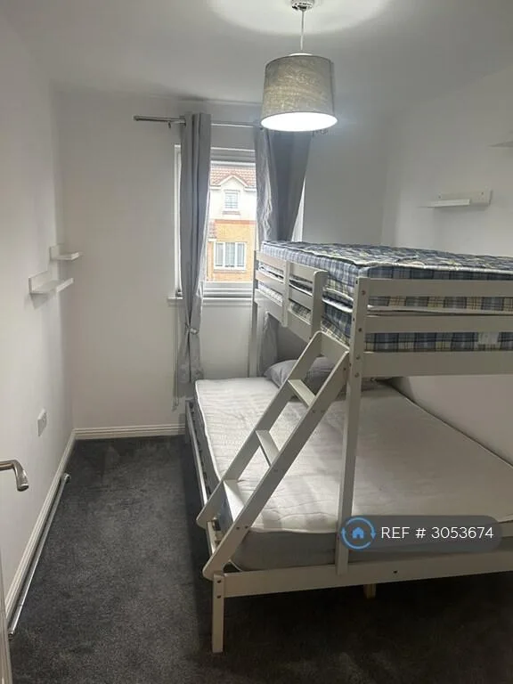 3 bedroom semi-detached house for rent