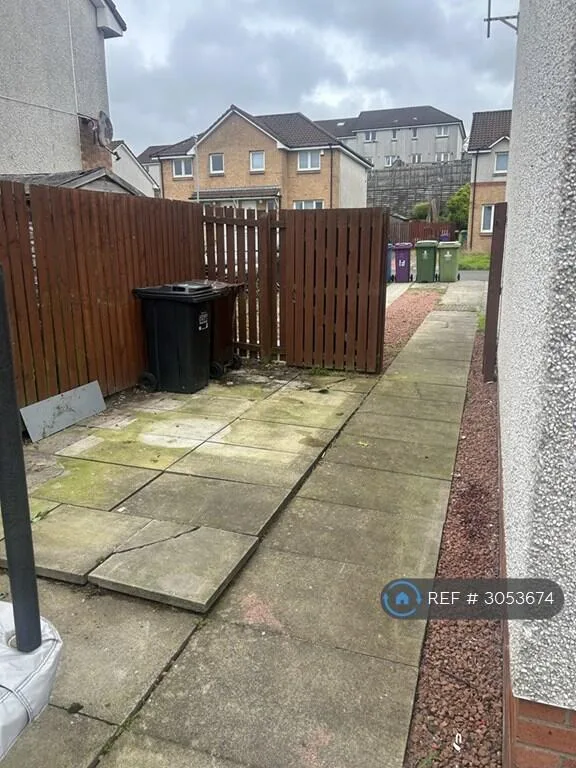 3 bedroom semi-detached house for rent