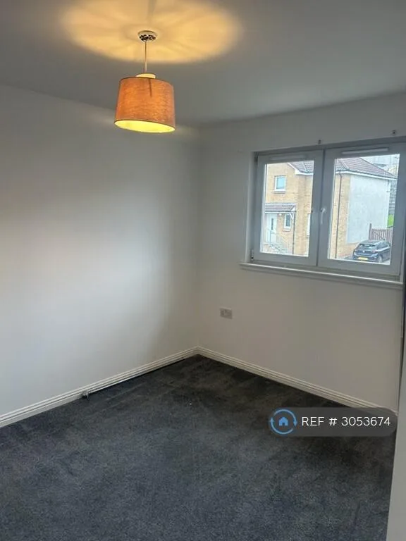 3 bedroom semi-detached house for rent
