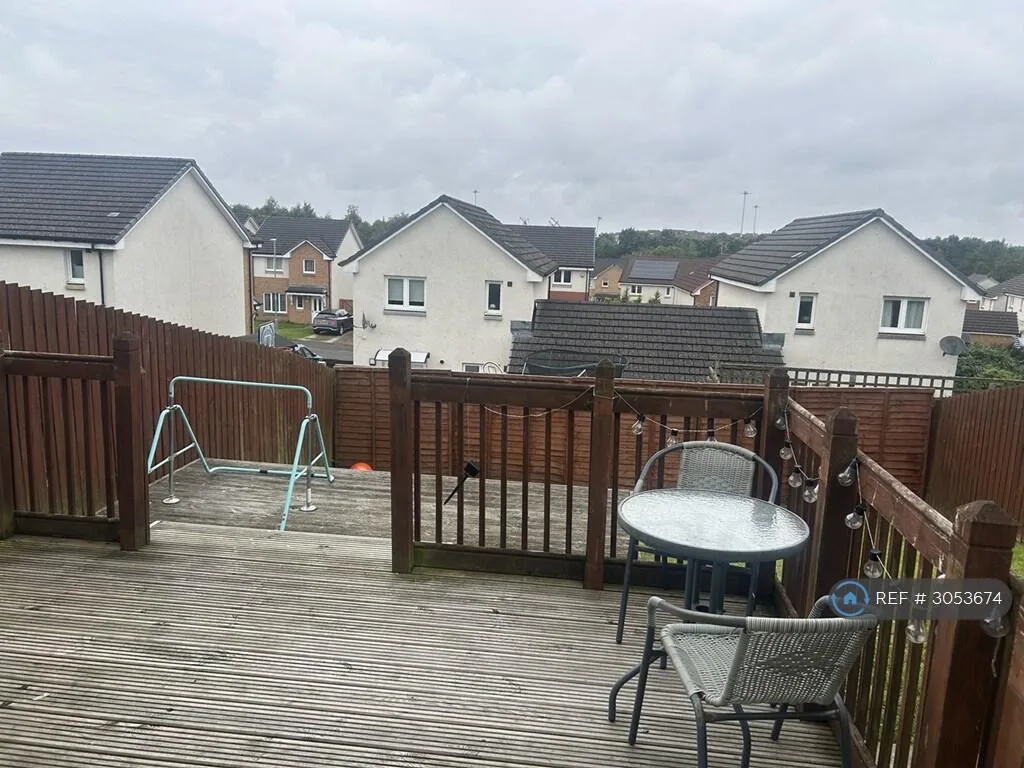 3 bedroom semi-detached house for rent