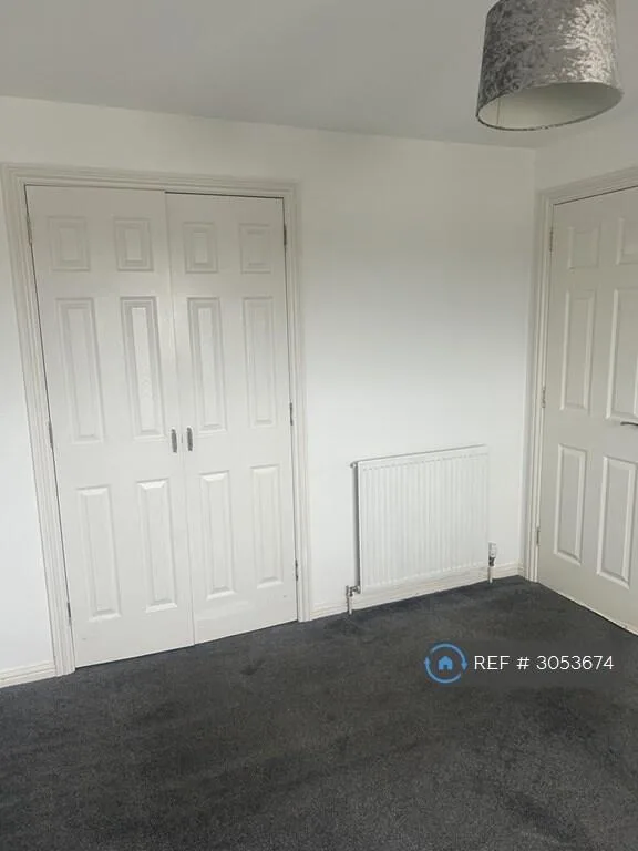 3 bedroom semi-detached house for rent