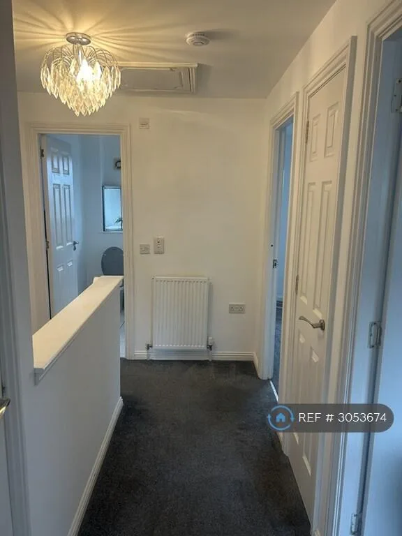 3 bedroom semi-detached house for rent