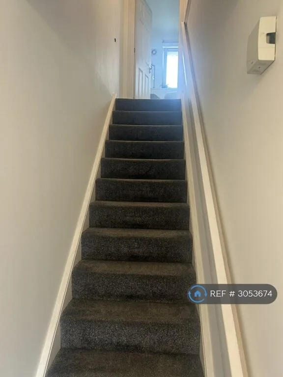 3 bedroom semi-detached house for rent