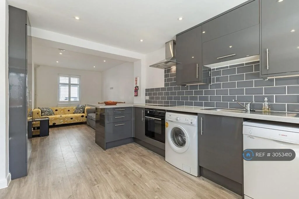4 bedroom terraced house for rent