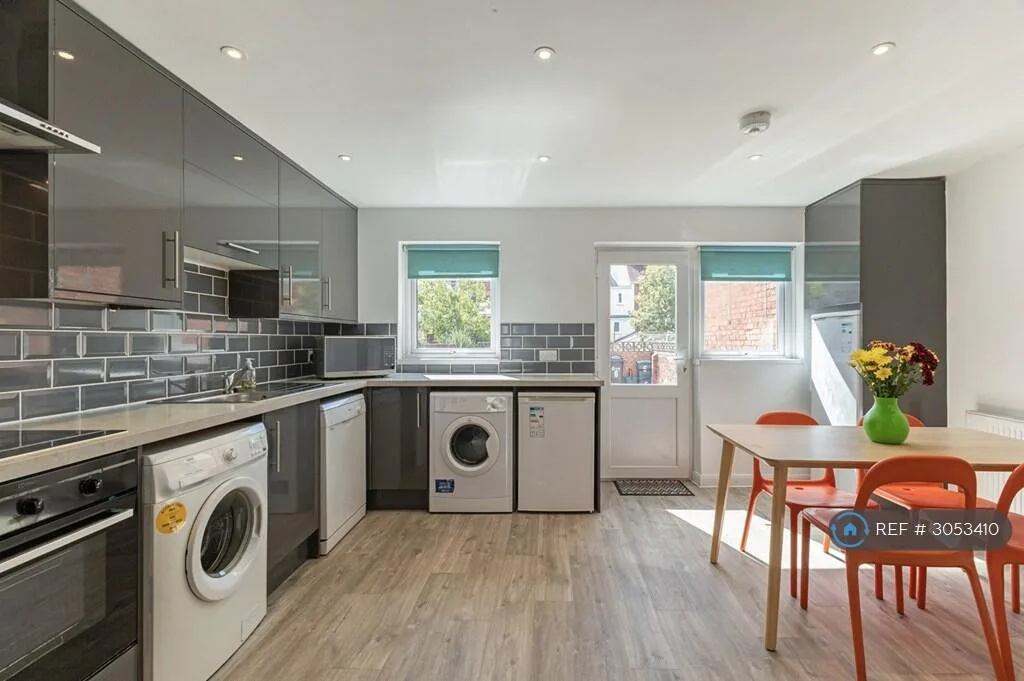 4 bedroom terraced house for rent