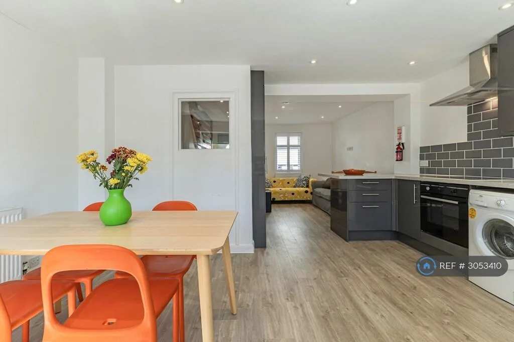 4 bedroom terraced house for rent