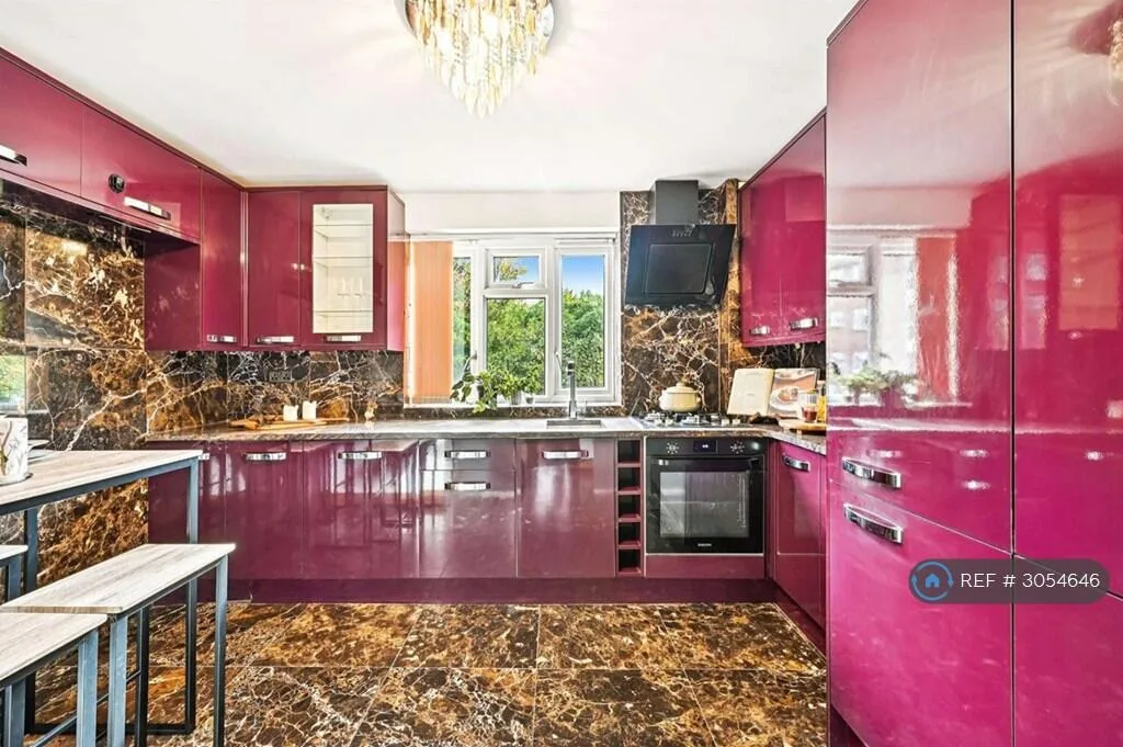 3 bedroom flat for rent