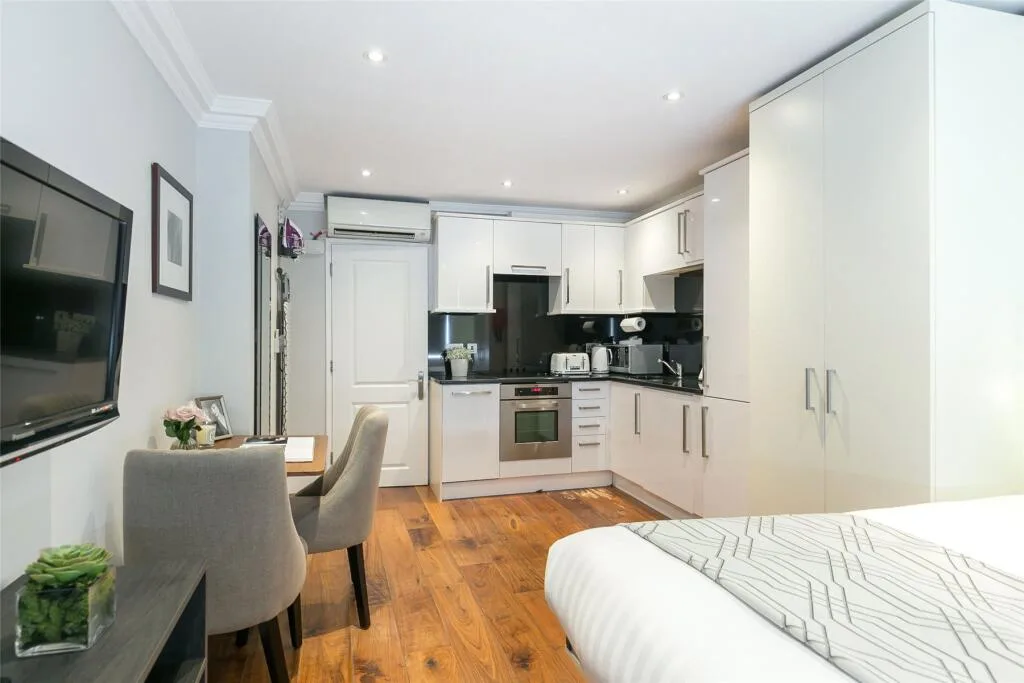 Studio flat for rent