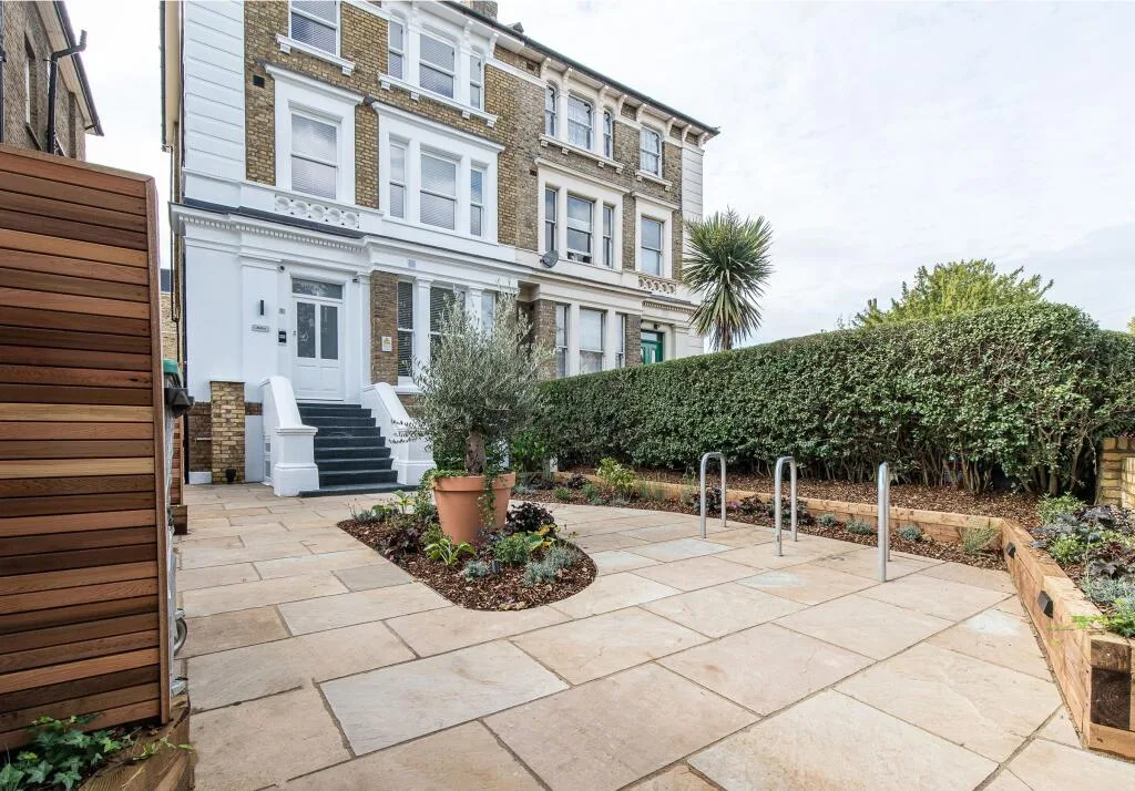 1 bedroom ground floor flat for rent