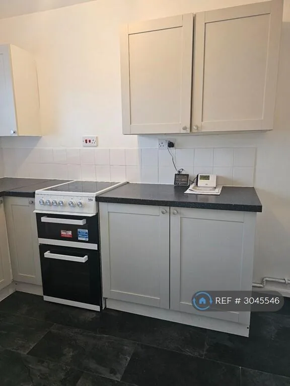 2 bedroom end of terrace house for rent