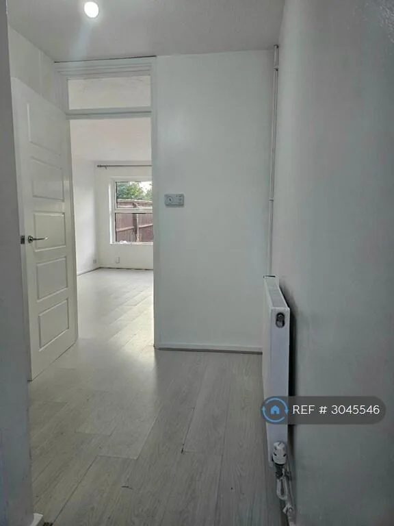 2 bedroom end of terrace house for rent