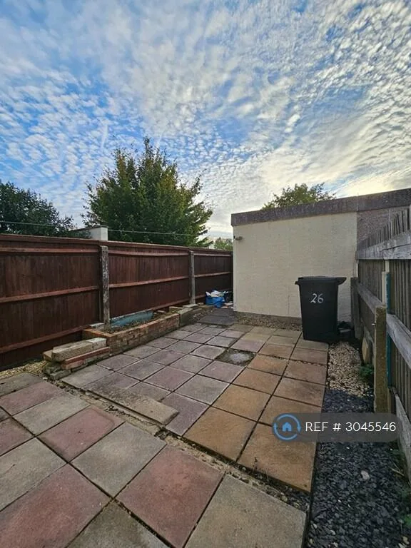2 bedroom end of terrace house for rent