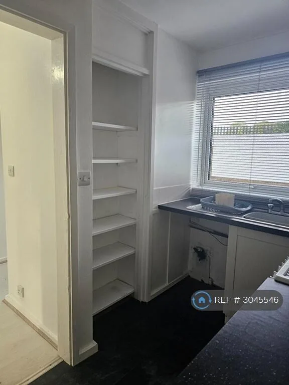 2 bedroom end of terrace house for rent