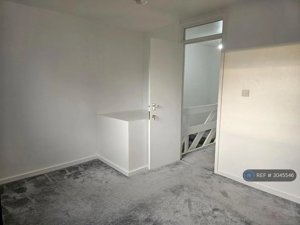 2 bedroom end of terrace house for rent