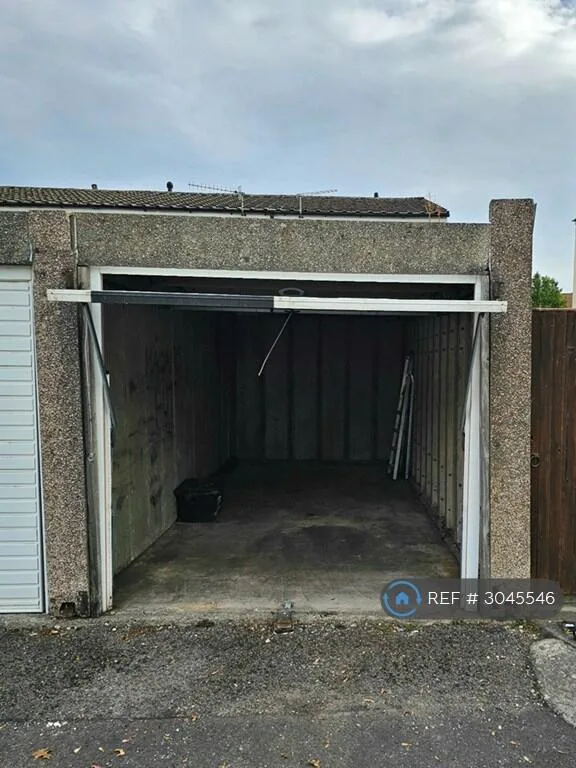 2 bedroom end of terrace house for rent